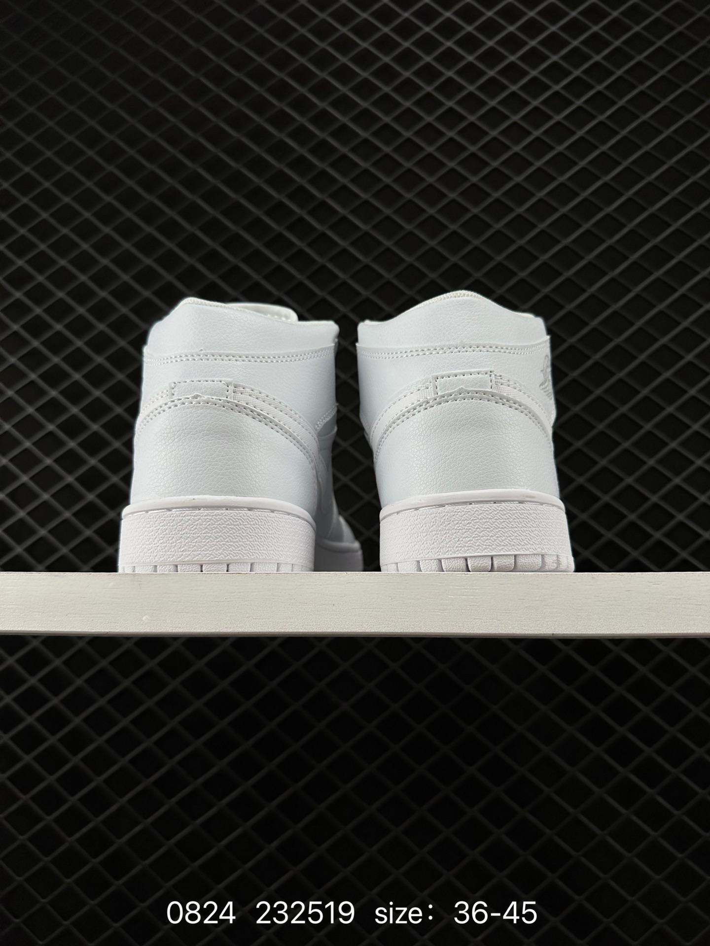 NIKE Air Jordan 1 Retro Mid”Reverse Black Toe“